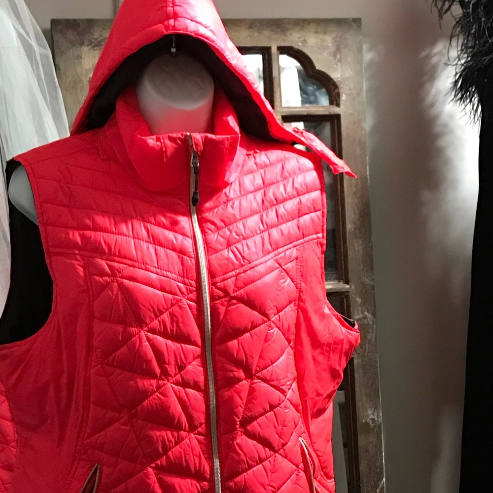Vest/ Tek Gear